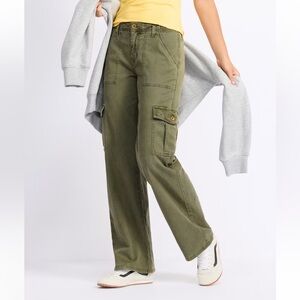 Cute Roxy Cargo Pants 💚